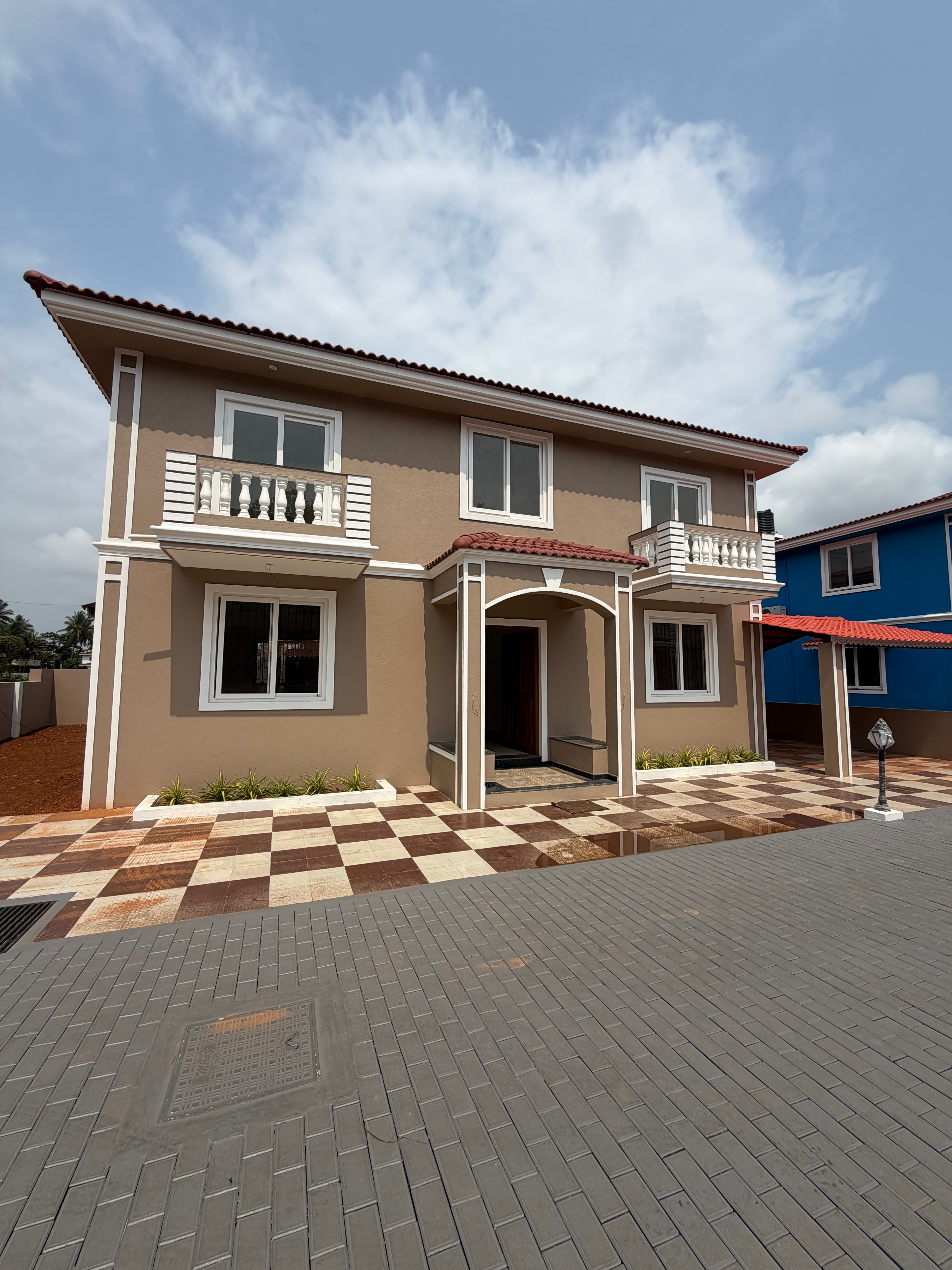Villa exterior view 2